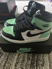 Air Jordan 1 Retro OG High Glow 3