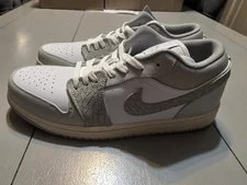 Jordan Air 1 Low Top Lace-Up Athletic 3