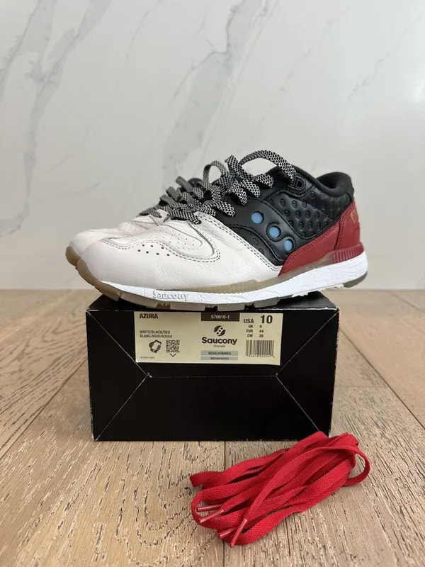 Saucony — Saucony Azura Super7 Czarface Czarcony — Sneaker — resale