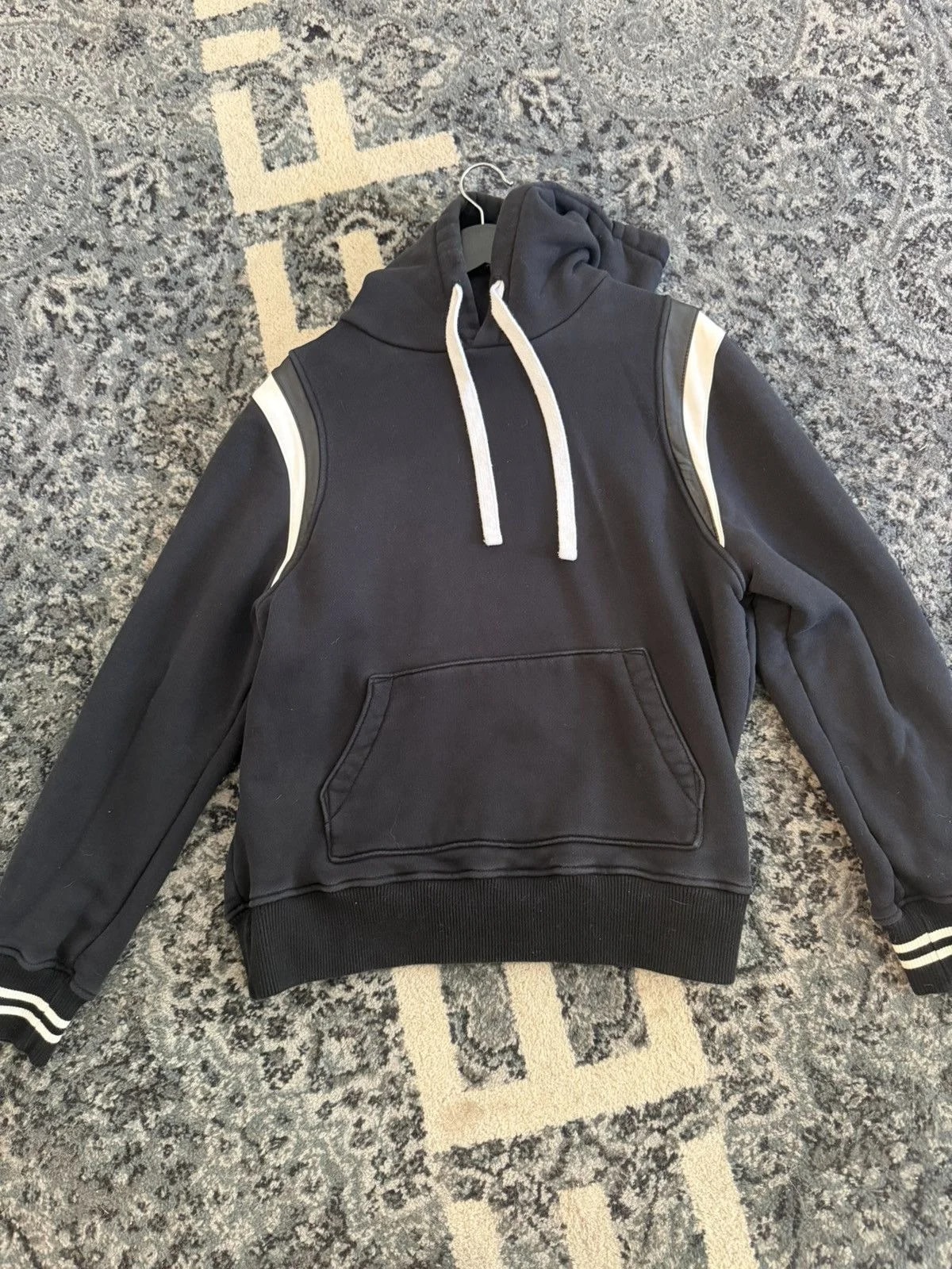 Amiri — Amiri Hoodie W — streetwear — resale