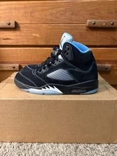 Air Jordan — Size 10.5 - Air Jordan 5 Retro 2026 Carolina — Sneaker — resale