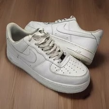 Nike — Nike Air Force 1 Low Sz 8 Athletic Shoes on 316122-111 — Sneaker — resale
