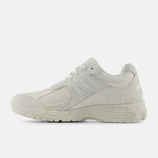 New Balance 2002R Shoes SEA Salt With Metallic 2