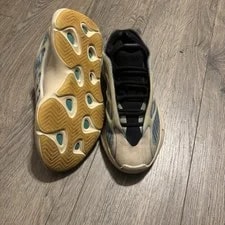 Adidas Yeezy Boost 700 V3 Low Top Lace Up 3