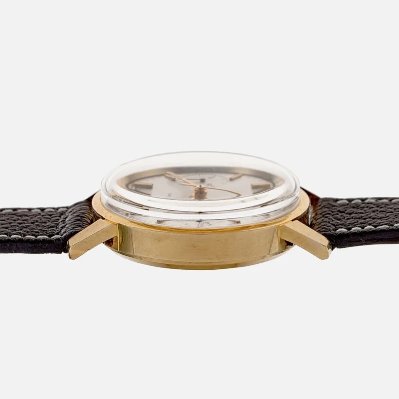 1960s Lip Chronograph in 18k Yellow Gold 4