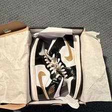 Jordan Air 1 Mid 3