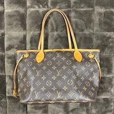 Louis Vuitton — Louis Vuitton Neverfull No Accessories — Handbag — resale