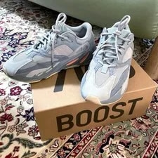 Yeezy — Yeezy Boost 700 Inerti 27.5cm Slight Wear — Sneaker — resale
