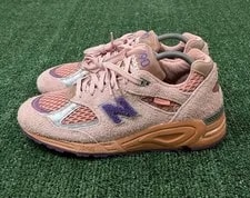 New Balance — New Balance 990 V2 Salehe Bembury Be the Time 2022 — Sneaker — resale