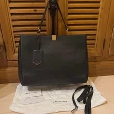 Balenciaga — Balenciaga A4-compatible , Rudis — Handbag — resale
