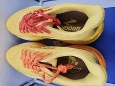 Disney Brooks Ghost 17 WTP Pooh & Tigger Running Shoes 9 4
