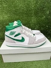 Size 9.5 - Air Jordan 1 SE Mid 3