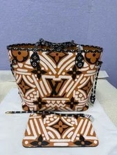 Louis Vuitton — Louis Vuitton Neverfull Crafty — Handbag — resale