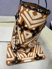 Louis Vuitton Neverfull Crafty 4