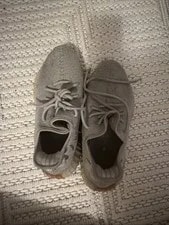 Yeezy 350 Boost V2 ’s Size 8 NO BOX 2