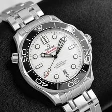 Omega Seamaster Diver 300M 210.30.42.20.04.001 4