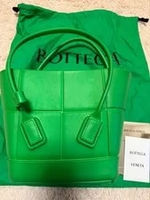 Bottega Veneta — Bottega Veneta Arco Mini — Handbag — resale