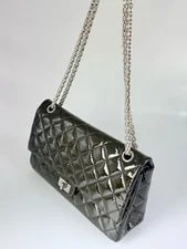 Chanel Reissue 2.55 Flap （ Hue Under Bright Light) 3