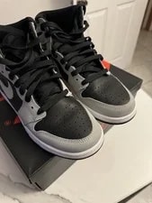 Air Jordan — Air Jordan 1 Retro High (GS) — Sneaker — resale