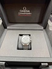 Omega Speedmaster Moonwatch Sapphire Sandwich 310.30.42.50.01.002 2