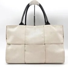 Bottega Veneta Arco Medium 2