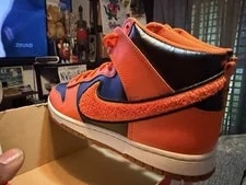 Nike — Nike Dunk Hi Retro Chenille Swoosh Safety -002 — Sneaker — resale