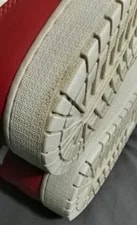 2017 Air Jordan 1 Retro Mid / 554724-600 2