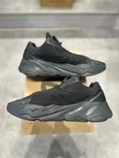 Yeezy Boost 700 Mnvn 232989 Size 10.5 Ships Fast 2