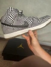 Nike SB Dunk Concept Car High Tops 2014 and Good Condition 3