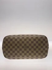 Louis Vuitton 2) Neverfull 4