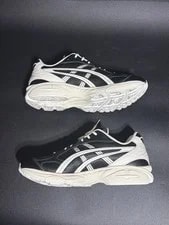 Size 10.5 - Asics Gel-Kayano 14 2