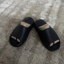 Yeezy Slide YZY YS-01 — Sneaker — resale