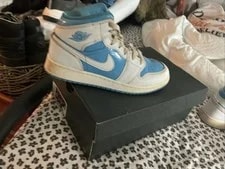 Air Jordan 1 Mid Legend 3