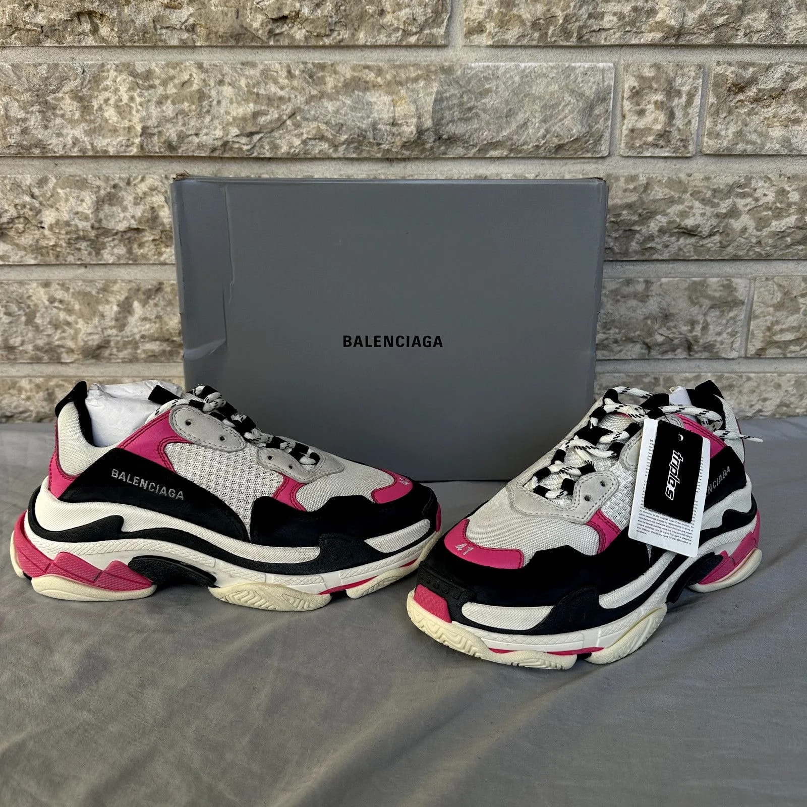 Balenciaga — Balenciaga Triple S Fluo — Sneaker — resale