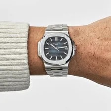 Patek Philippe Nautilus 5711/1A-010 Stainless Steel Blue Dial (2019) 2