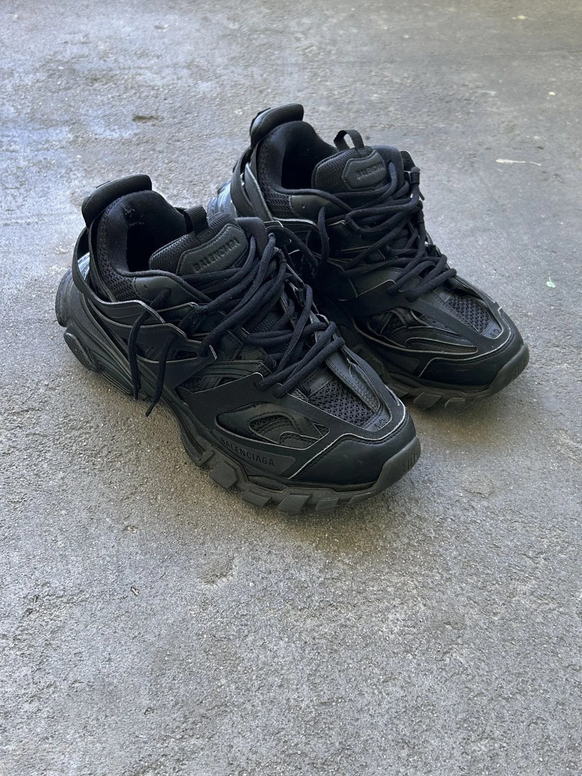 Balenciaga — Balenciaga Track Runner — Sneaker — resale