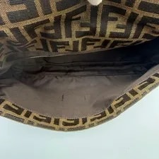 Fendi Mamma Bucket Magnet Hardware 4
