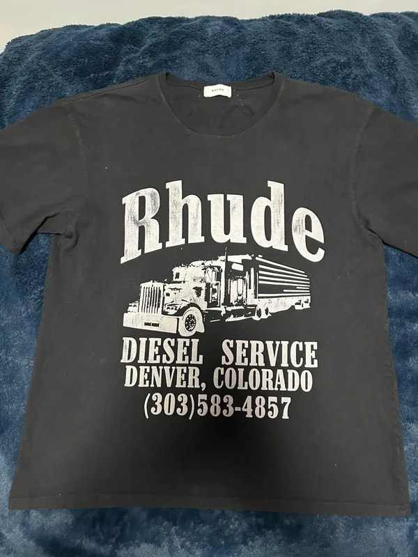 Rhude tee runs big — streetwear — resale