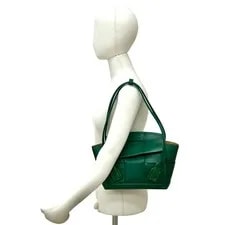 Bottega Veneta Arco Maxi Genuine 2
