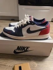 Jordan 1 Retro Low OG Howard University 3