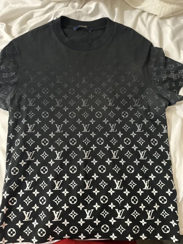 Louis Vuitton — Louis Vuitton T Shirt — streetwear — resale