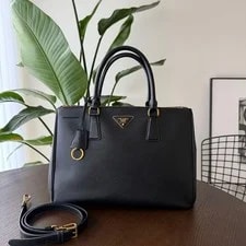 Prada — Prada Galleria 683174 — Handbag — resale