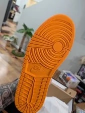 Jordan 1 Mid SE 3