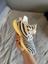 Size 5.5 - Yeezy 350 V2 3