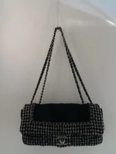 Chanel / & / Medium Flap 2