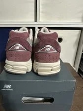 Size 7 - New Balance 2002R 3