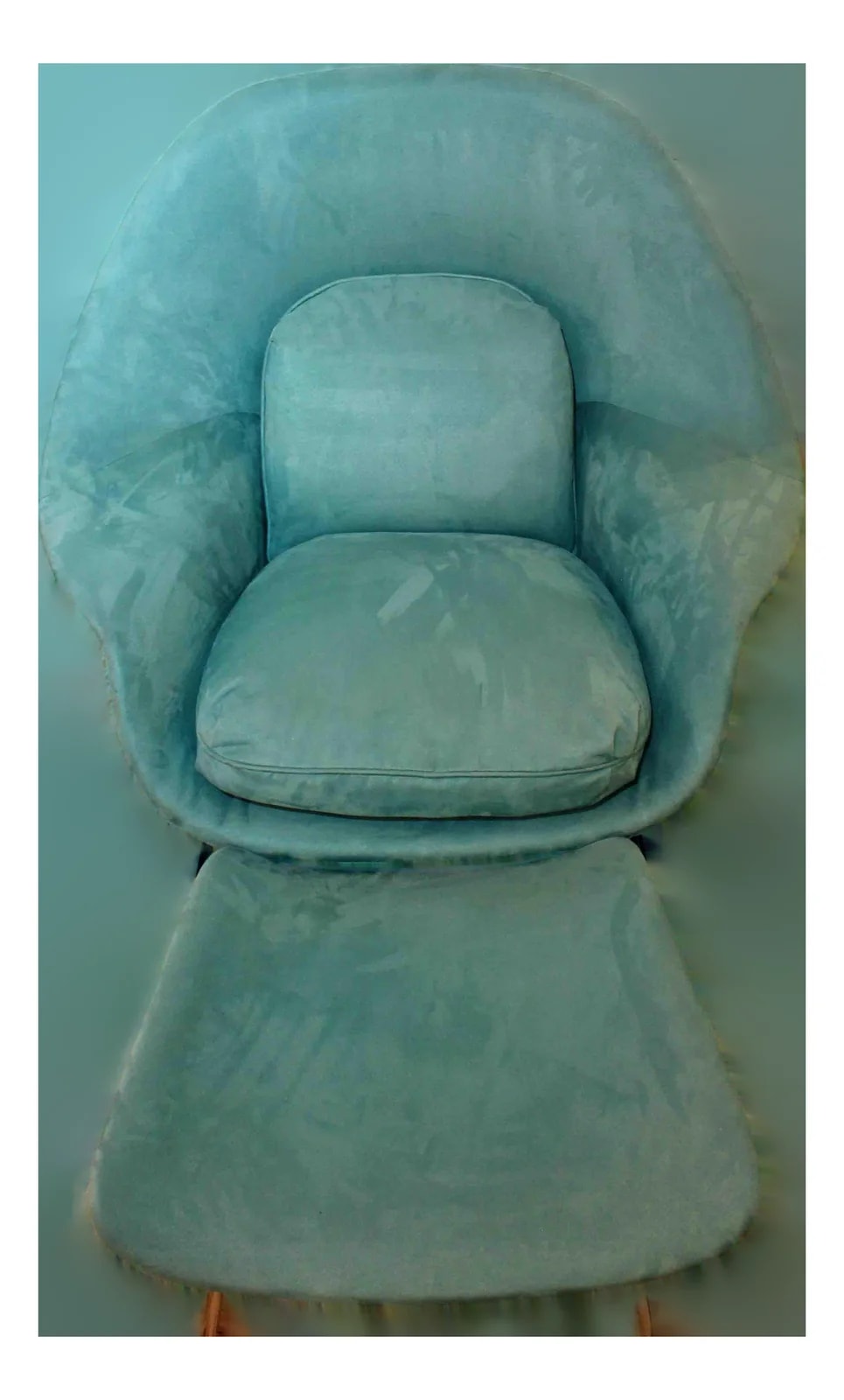 Knoll — Circa 1960 American Eero Saarinen Womb & Ottoman — Furniture — resale