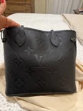 Louis Vuitton — Louis Vuitton, Neverfull — Handbag — resale
