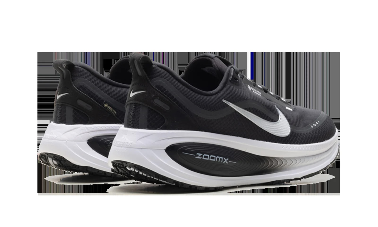 Vomero 18 Gore-Tex " Metallic " HQ7001 002 3