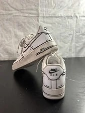 Nike Air Force 1 Low Top ’s Size 7.5 Cartoon Themed 3